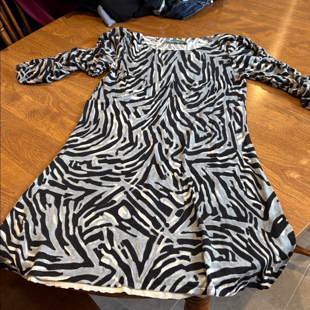 Alice + Olivia Monochrome Zebra Pattern Top